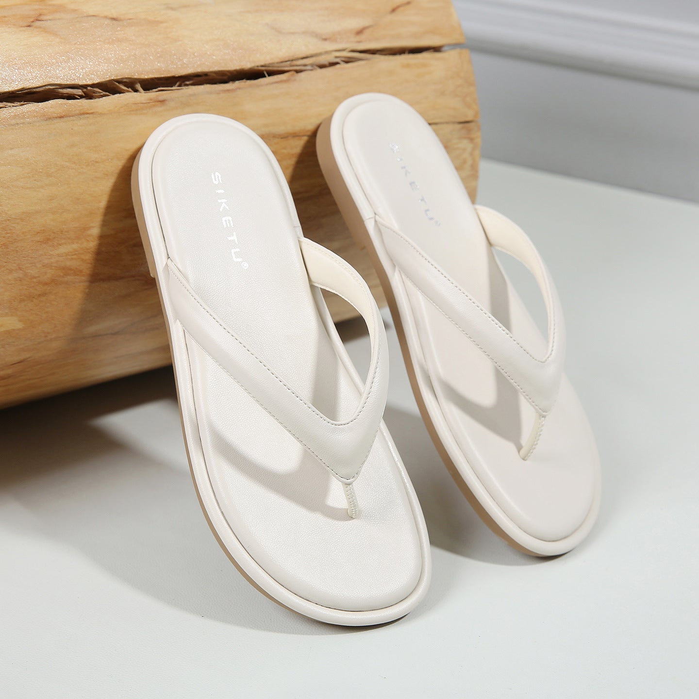 Women's Minimalist Leather Flip Flop